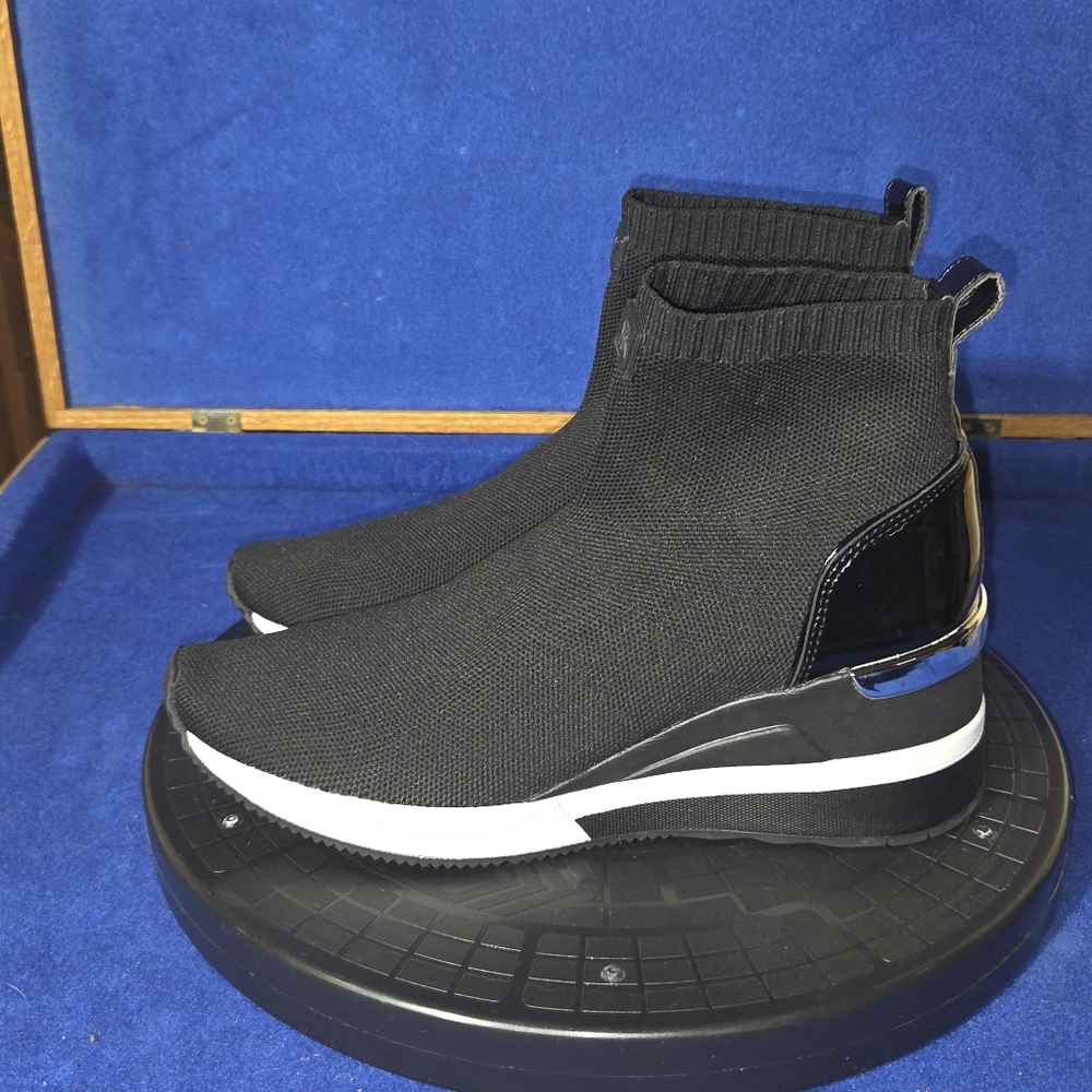 Women's Michael Kors Skyler Black Knit Wedge Sneakers, Sz. 7.5M-US - Picture 4 of 8